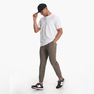 NWT Vuori Fleet Jogger in Cocoa